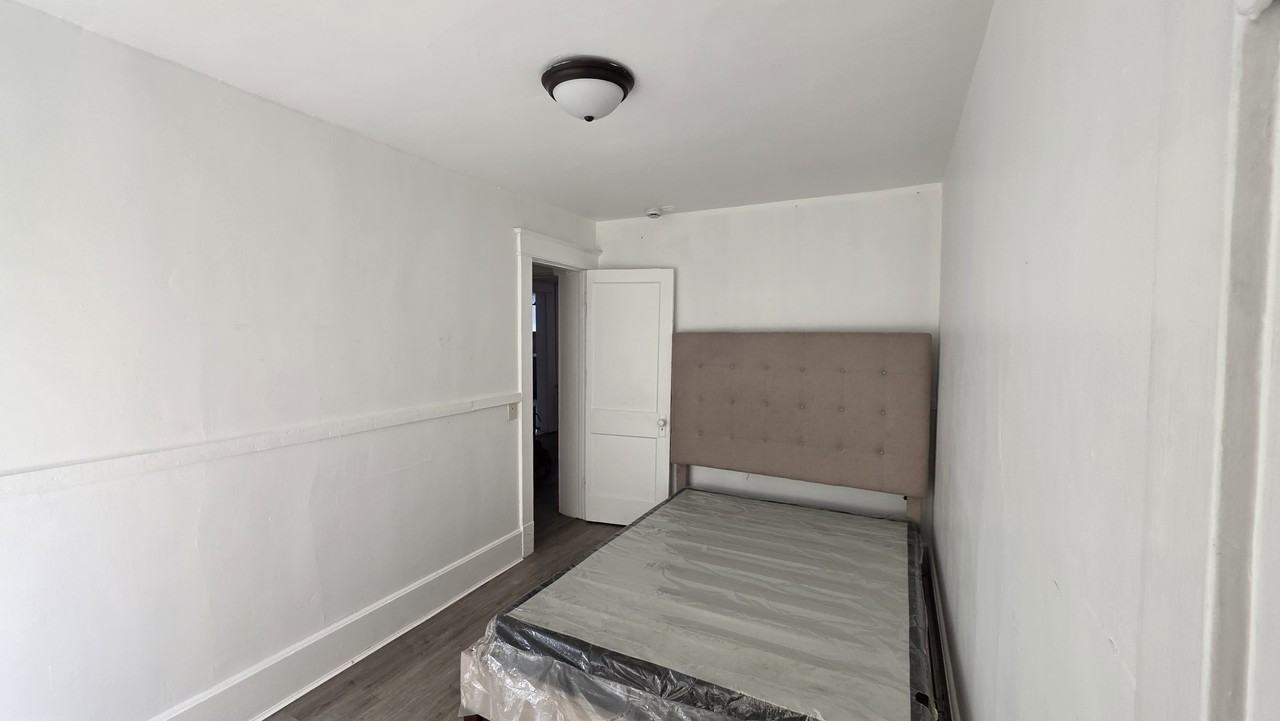 208 Glenmere Rd #1 - Photo 6 of 11