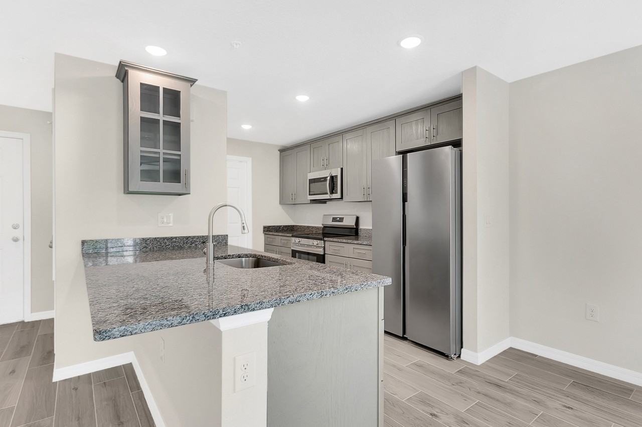 2303 Fox Hollow Dr #1 - Photo 2 of 9