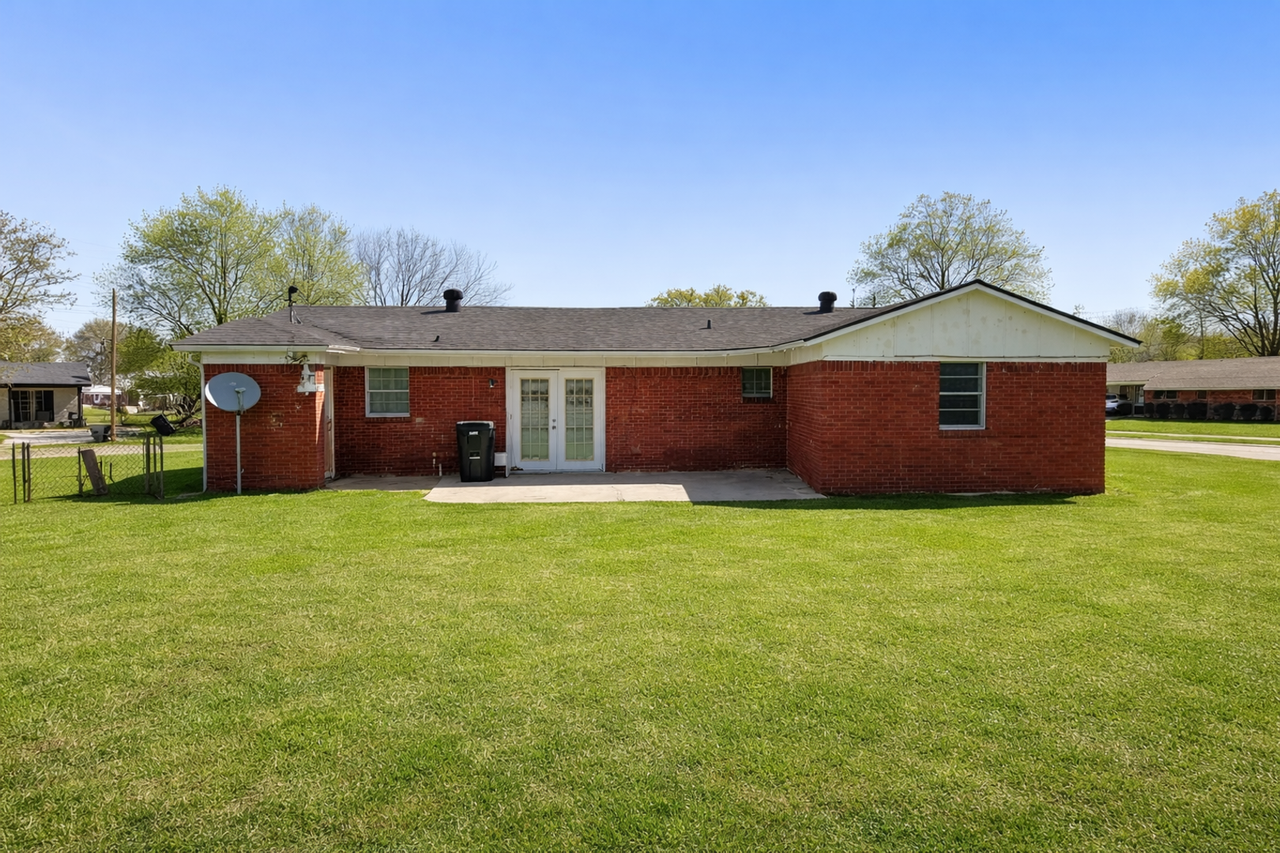 3012 Gaines St - Photo 2 of 16