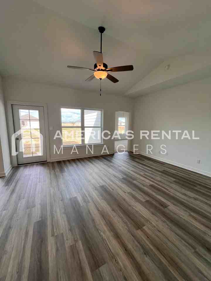 19617 19617 Amberley Road - Photo 5 of 31