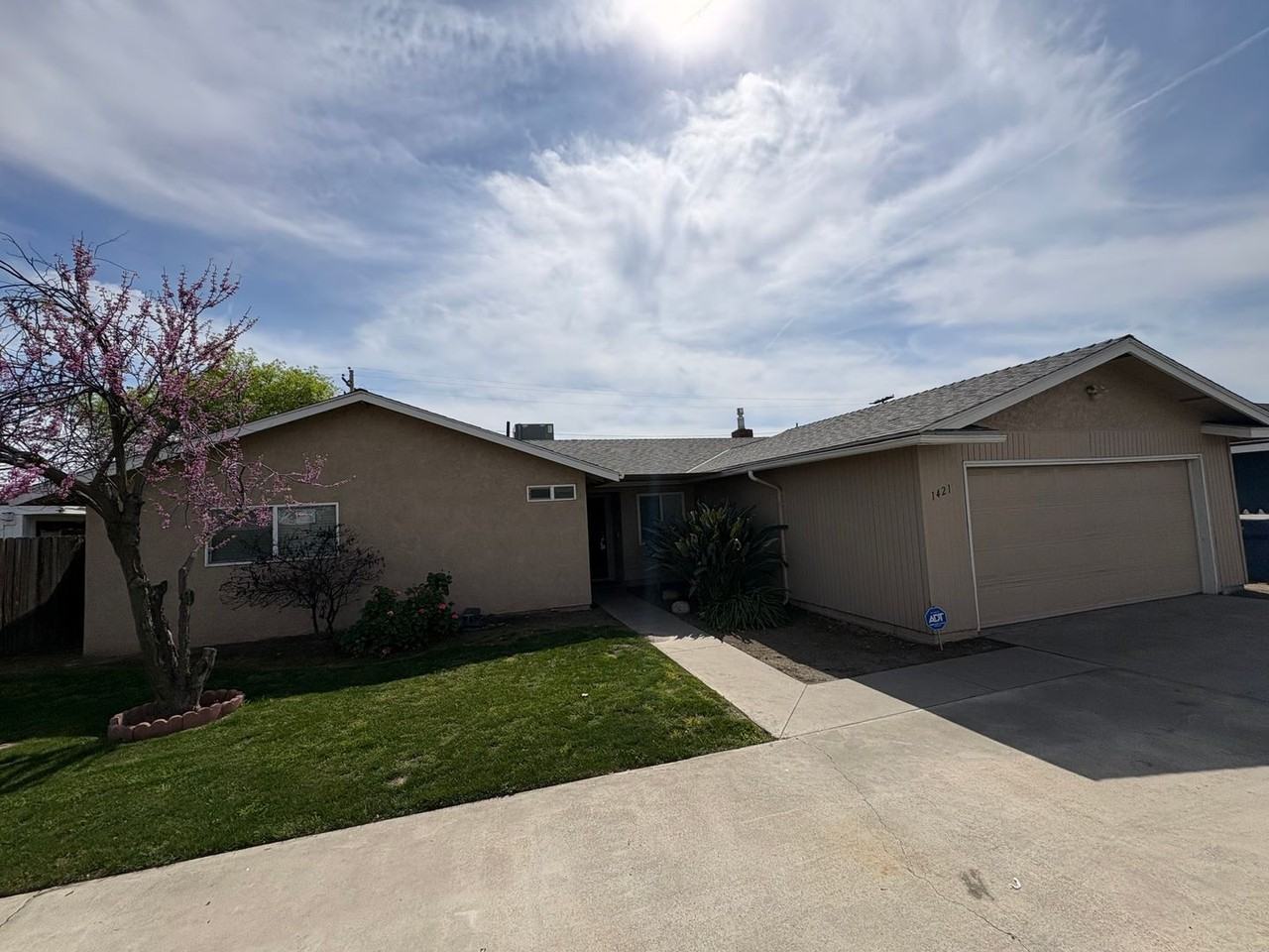 1421 E Bardsley Ave - Photo 2 of 30