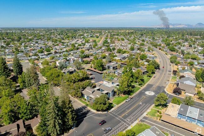 1170 E 22nd St - Photo 5 of 35