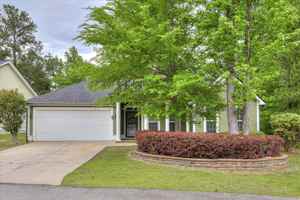 featured image of 1021 Mansford Ln #1