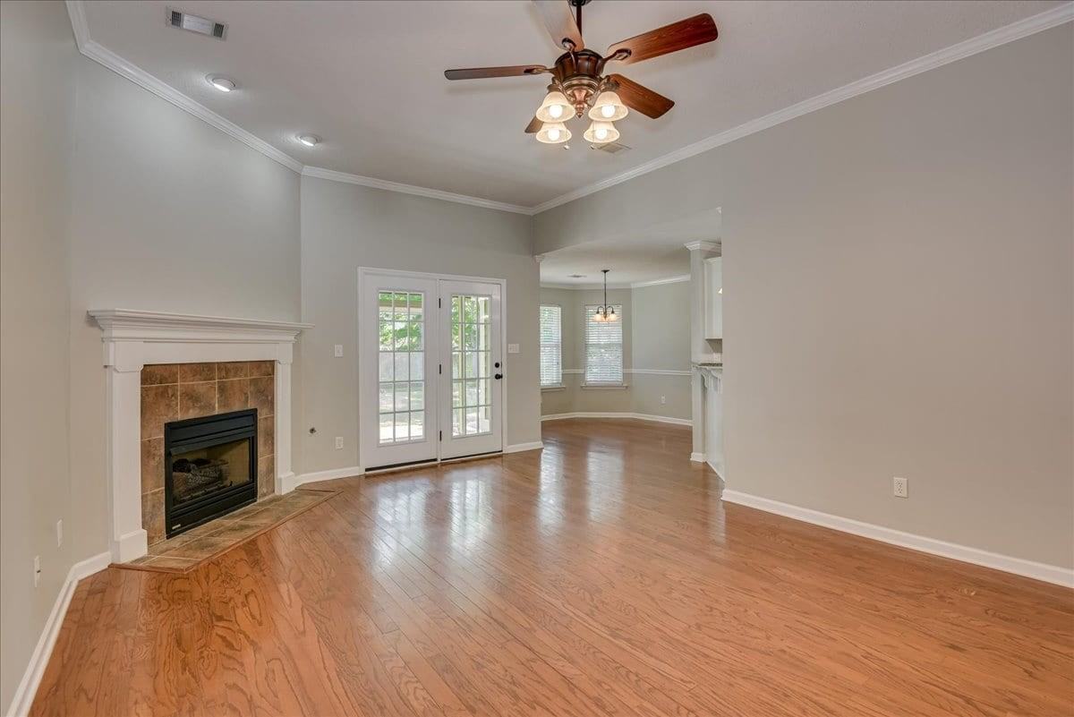 1021 Mansford Ln #1 - Photo 6 of 35