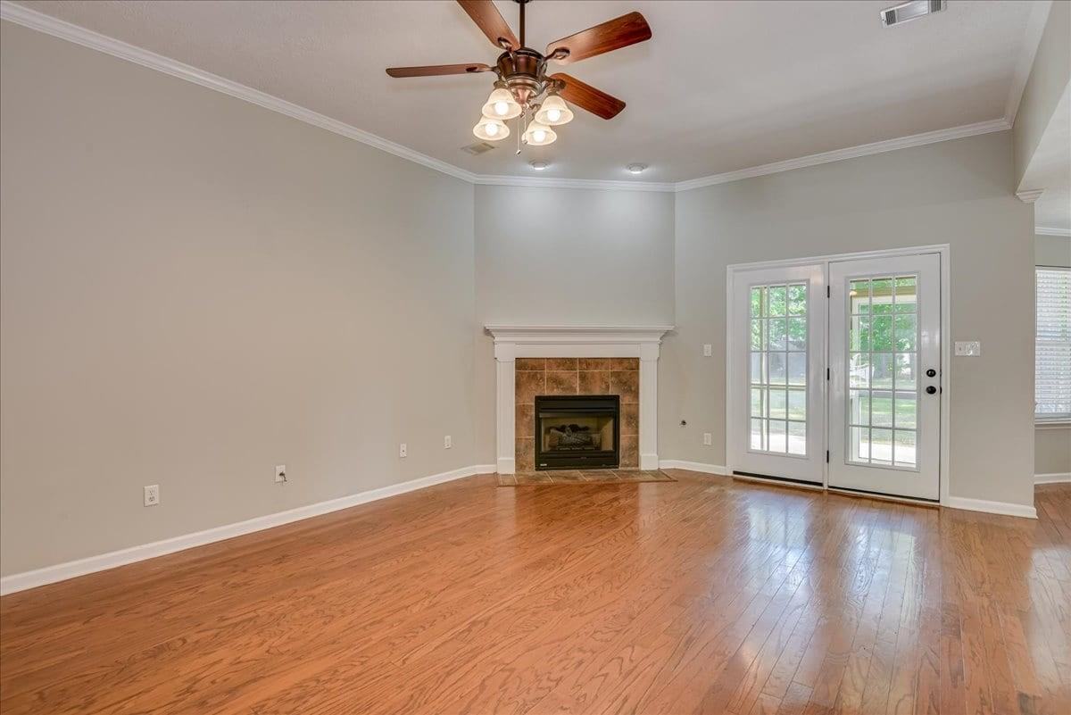 1021 Mansford Ln #1 - Photo 7 of 35