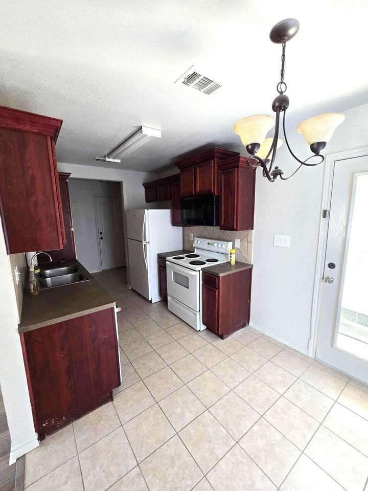 6534 Westwood Village Dr #1 - Photo 4 of 20