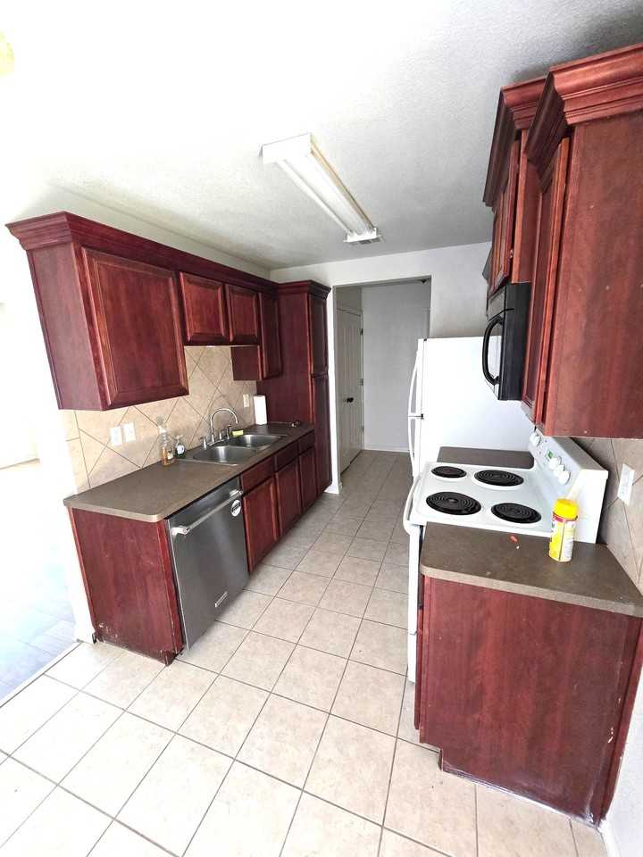 6534 Westwood Village Dr #1 - Photo 5 of 20