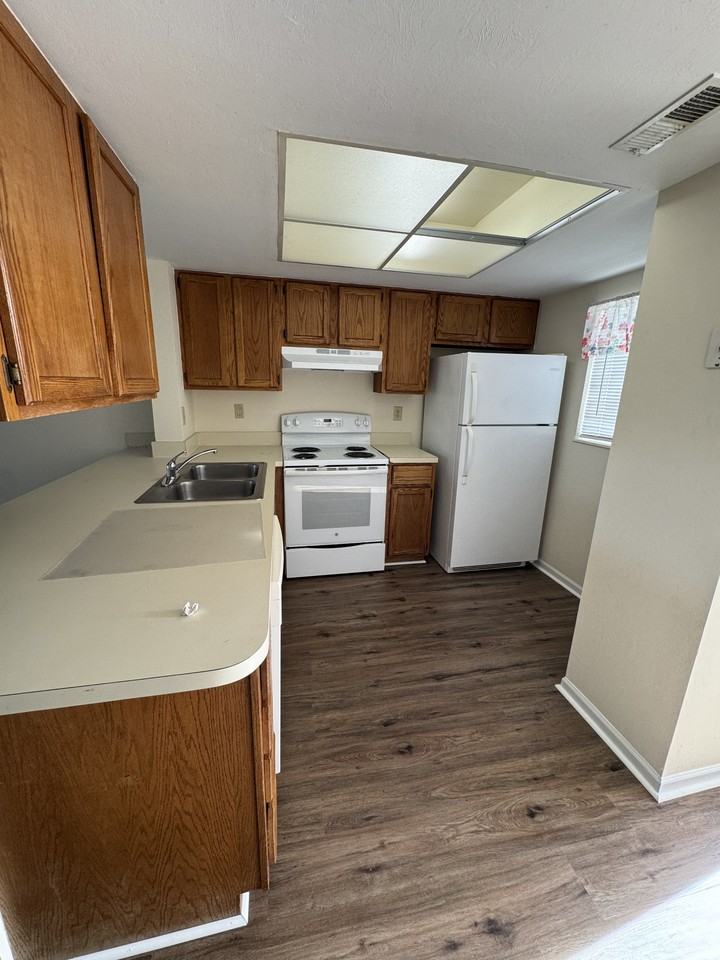 1101 2nd Ave N #1 - Photo 3 of 36