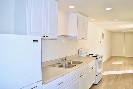 976 Deer Springs Rd #1 - Photo 5 of 8