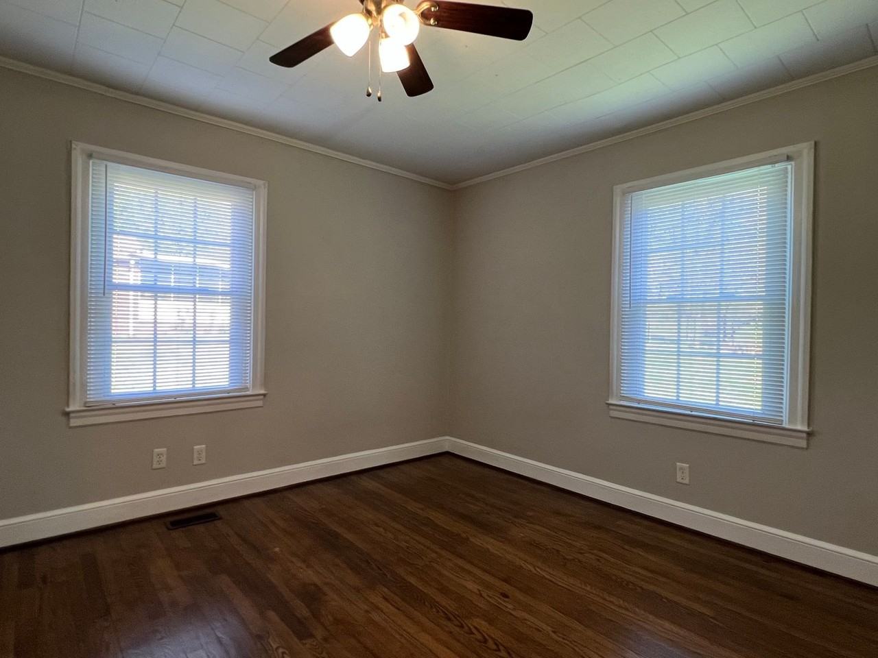 111 Hilltop St - Photo 6 of 9