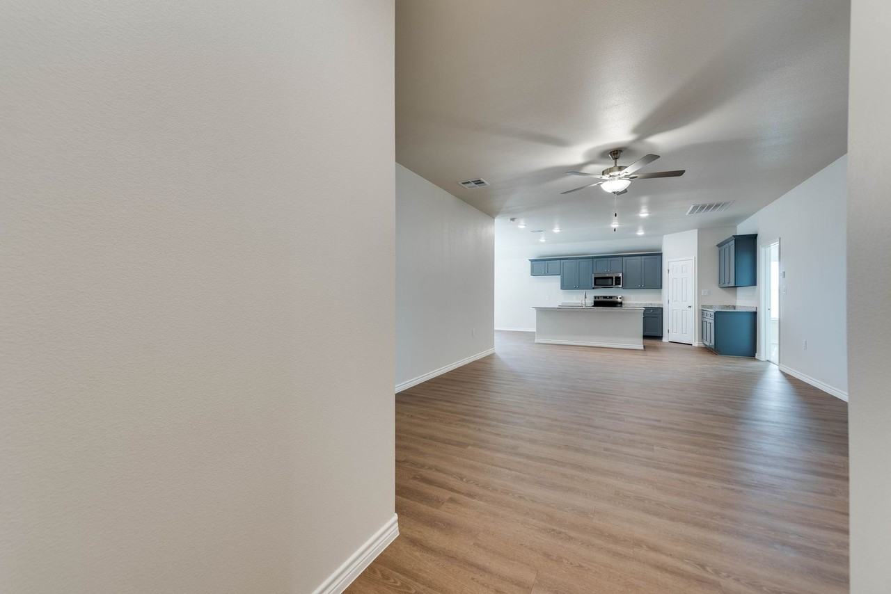 1305 Hogback Way - Photo 5 of 22