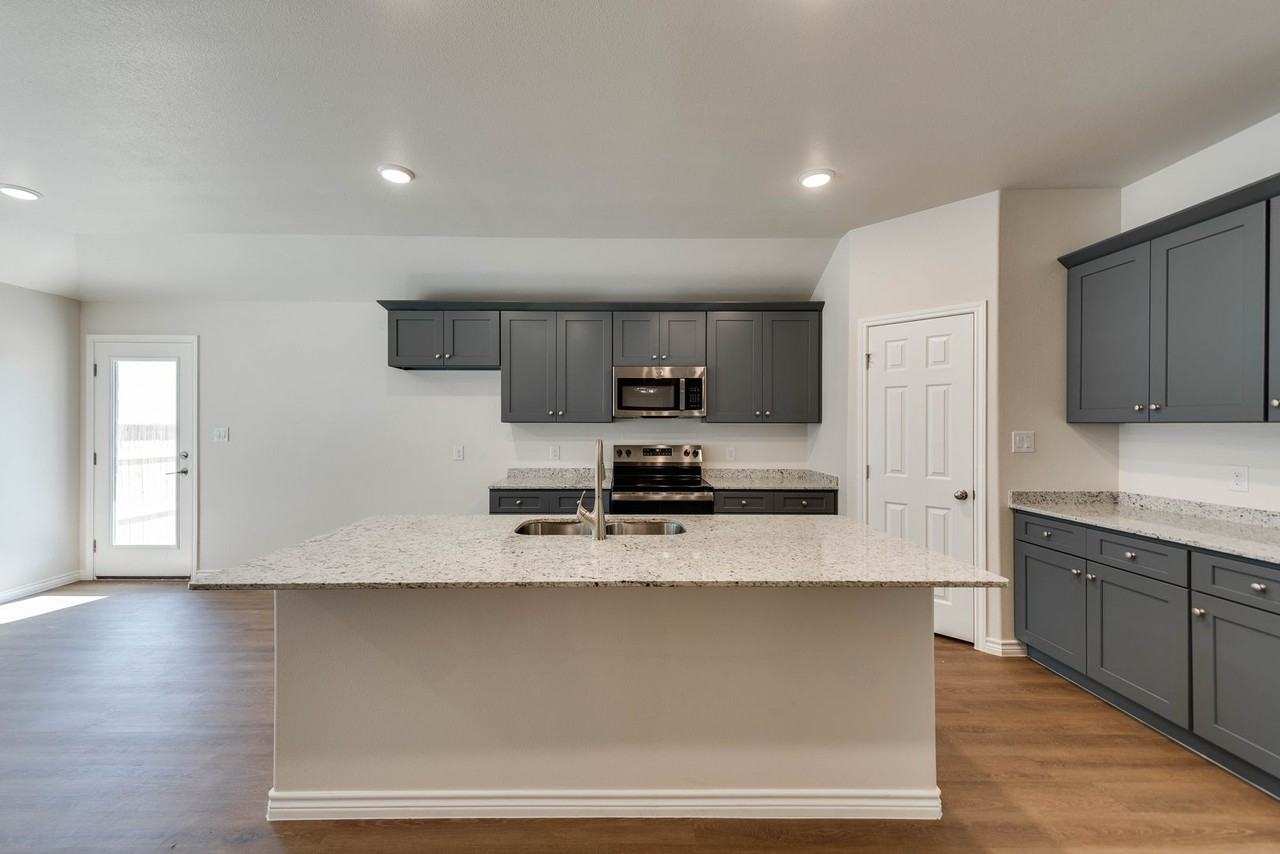 1305 Hogback Way - Photo 7 of 22