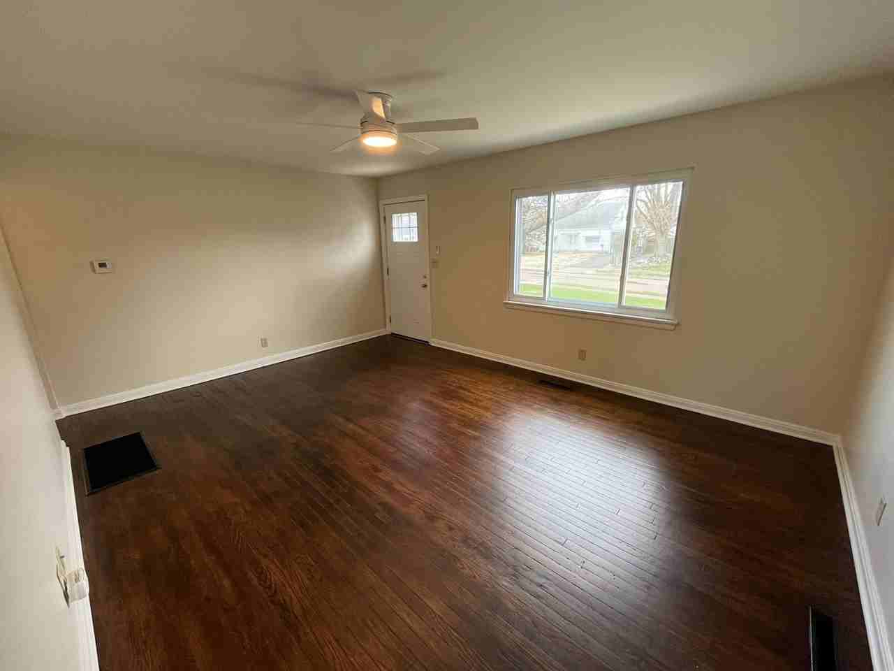 3259 Grasmere Ave - Photo 3 of 17