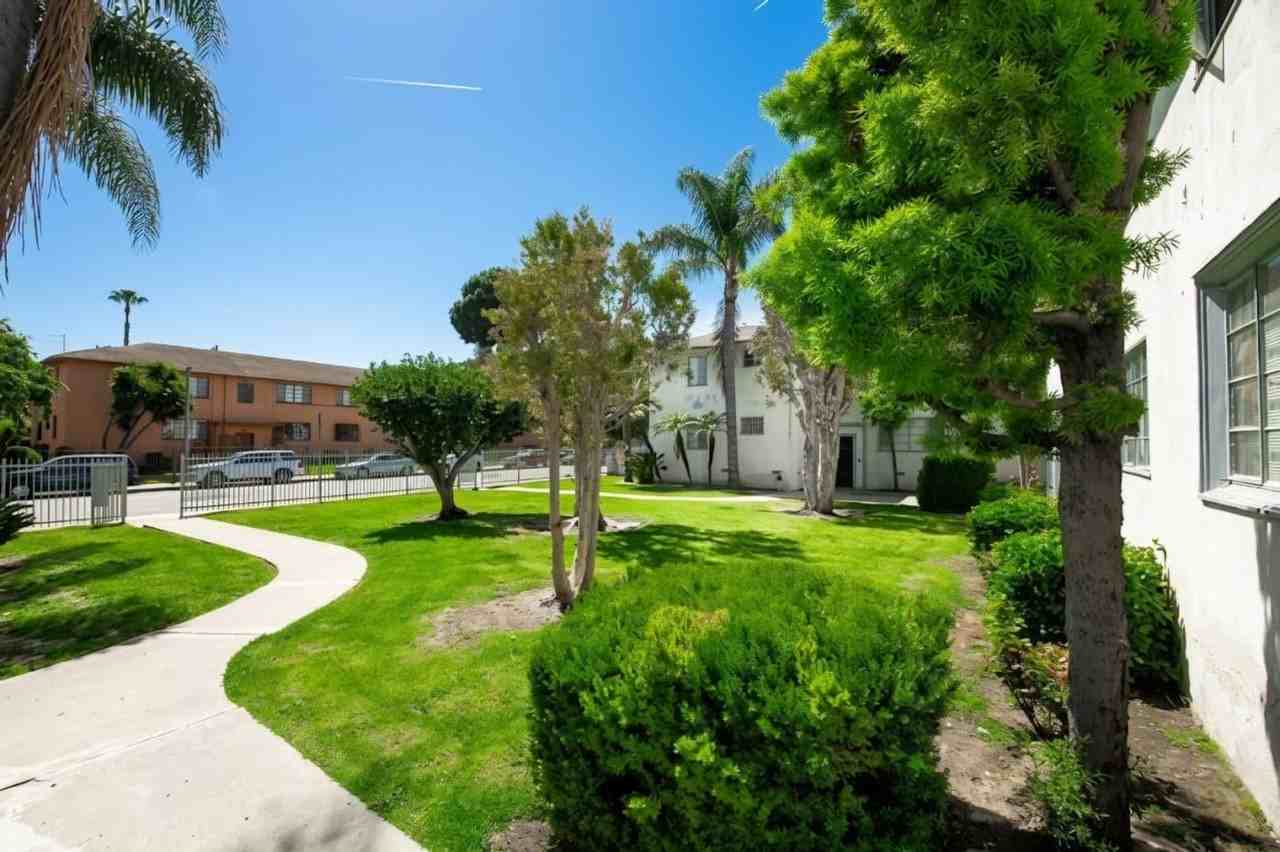 4073 West Blvd #B - Photo 3 of 17