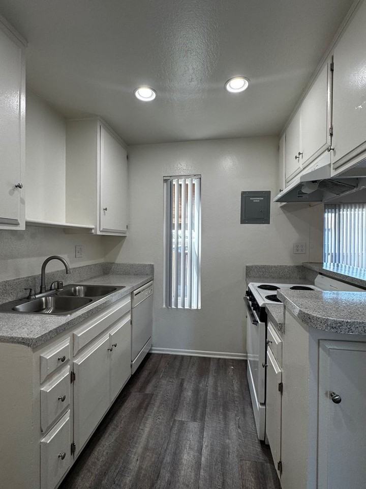 Pacific Pointe - Photo 5 of 34