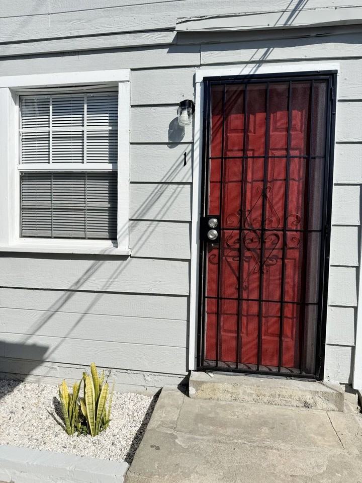 1736 Obispo Ave - Photo 2 of 9