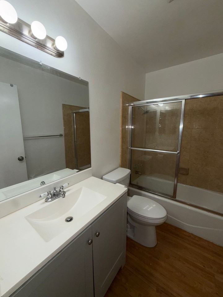 054- 310 DECATUR ST - Photo 6 of 7