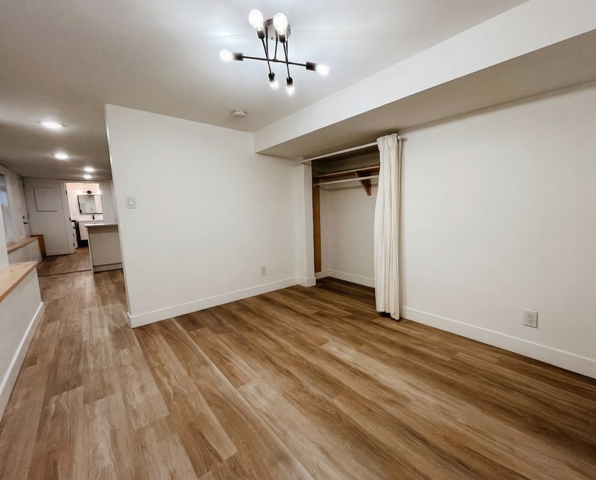 2136 Franklin Street - Photo 7 of 10