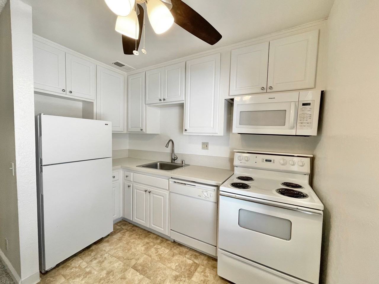 2709 D Street - Photo 5 of 17