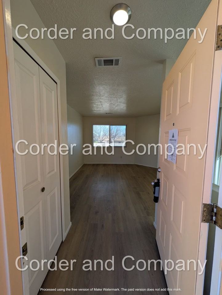 1776 Jeffrey Rd Ne - Photo 2 of 24