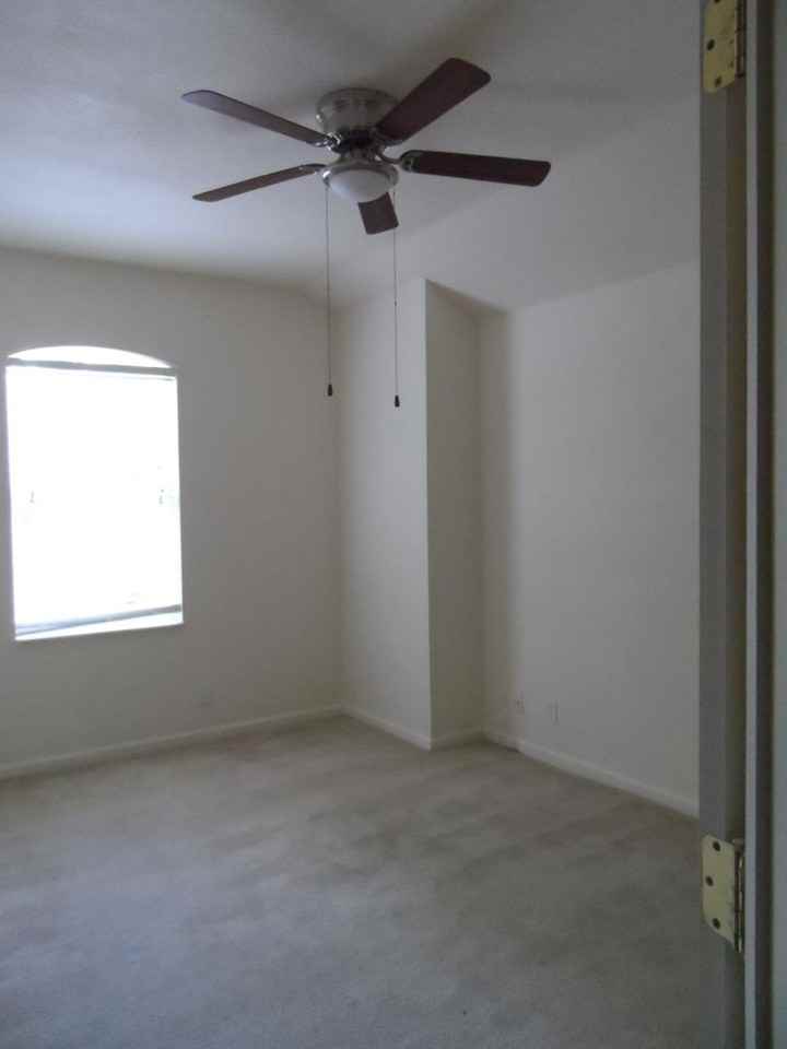 815 Victoria Hills Dr S - Photo 2 of 27