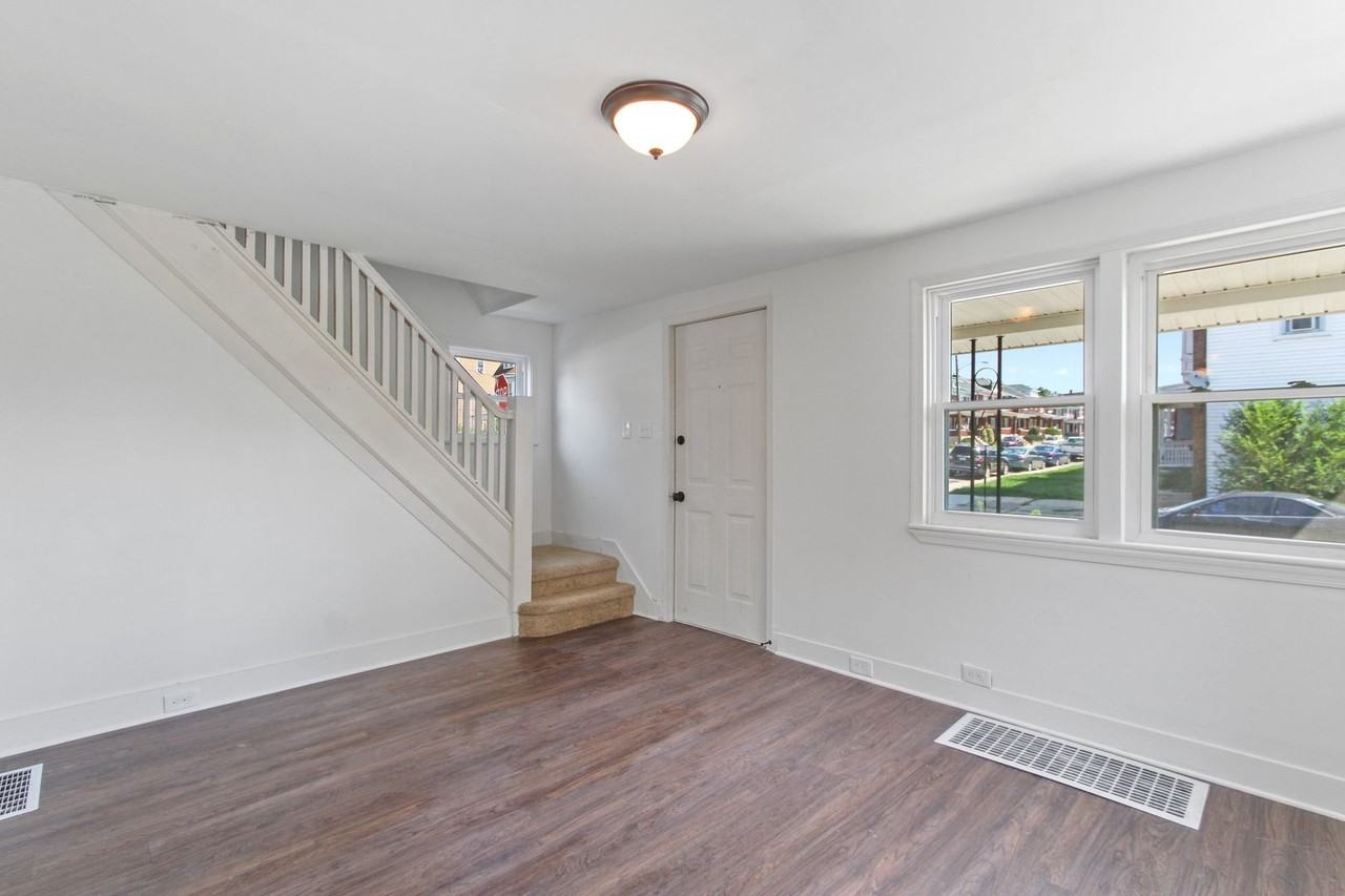 700 Jessop Pl - Photo 5 of 24