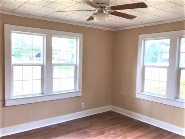 107 Laircey St - Photo 4 of 21