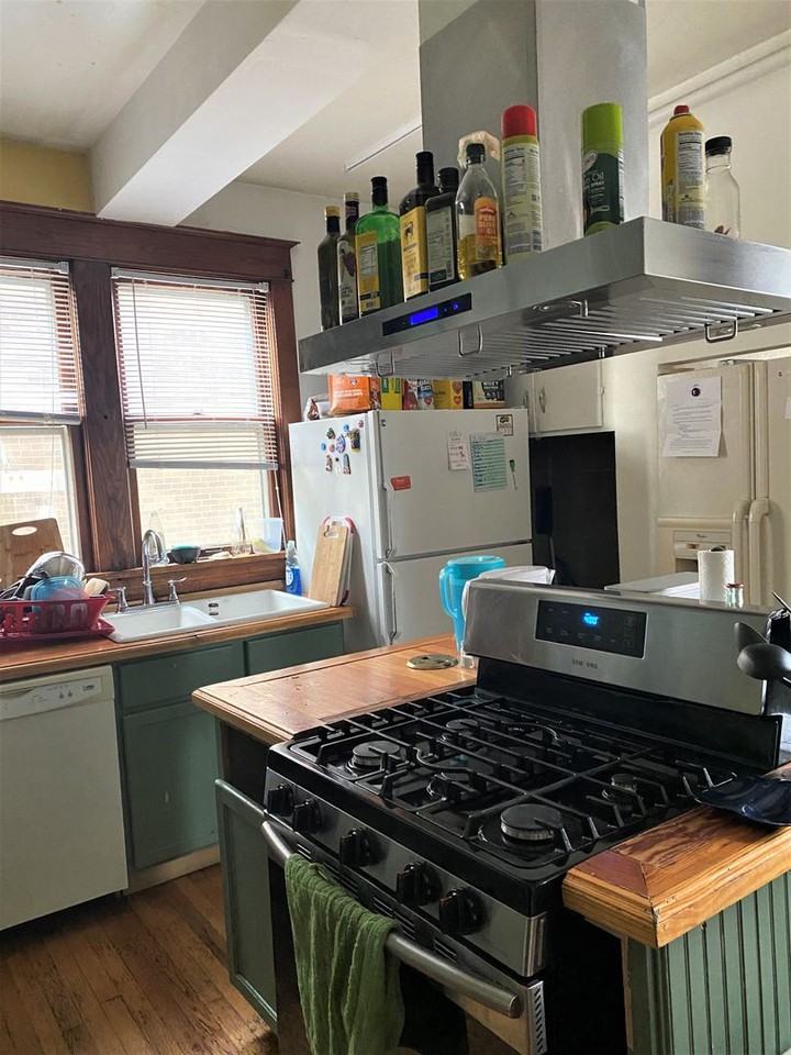 402 W High St - Photo 2 of 6