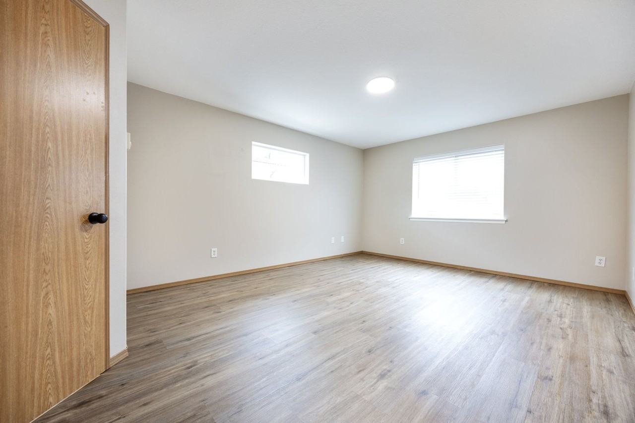 2322 Se 89th Ave - Photo 7 of 38