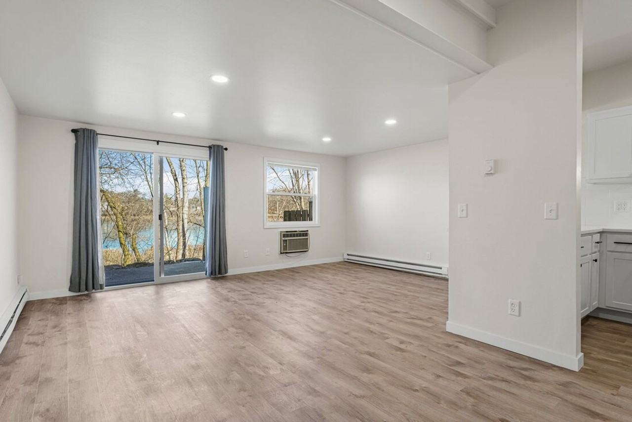 Lagoon Apartments - Photo 5 of 17