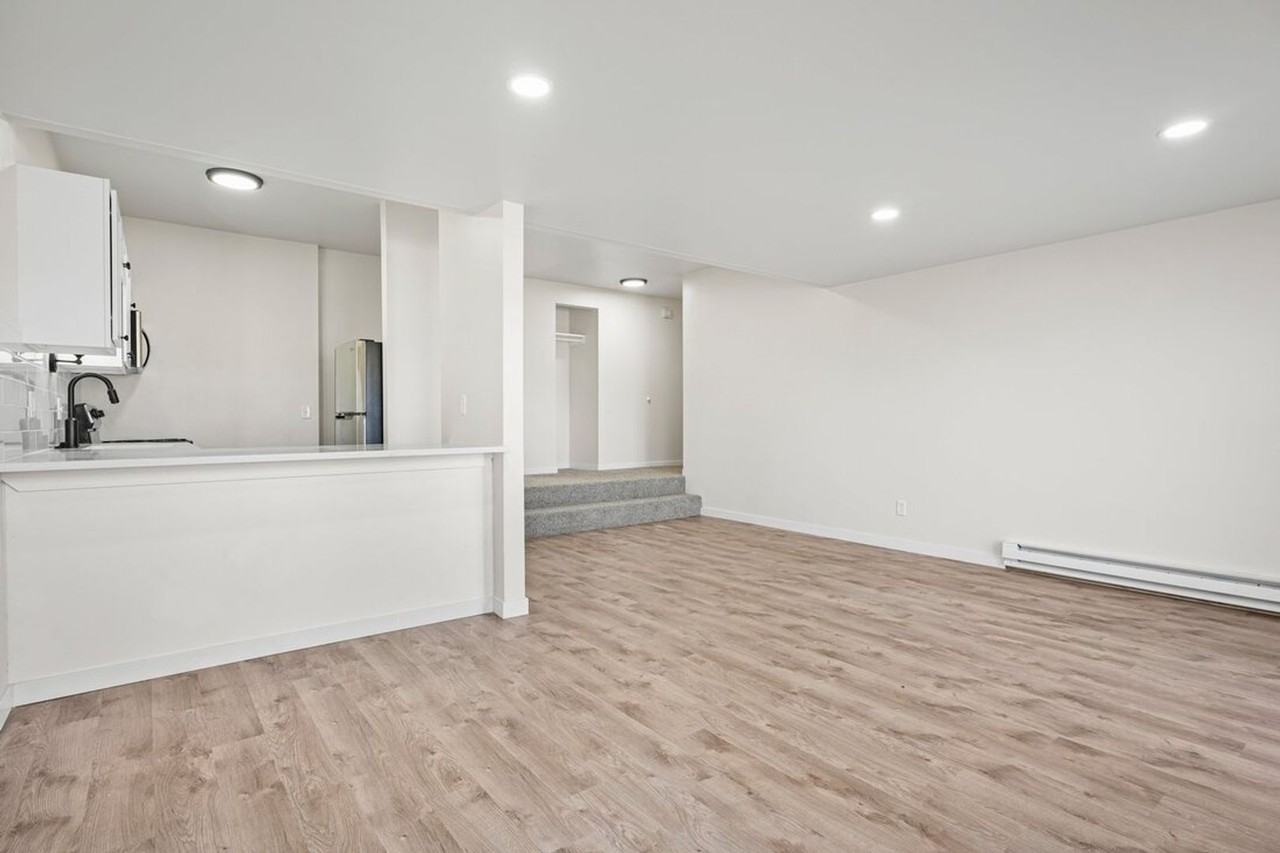 Lagoon Apartments - Photo 7 of 17