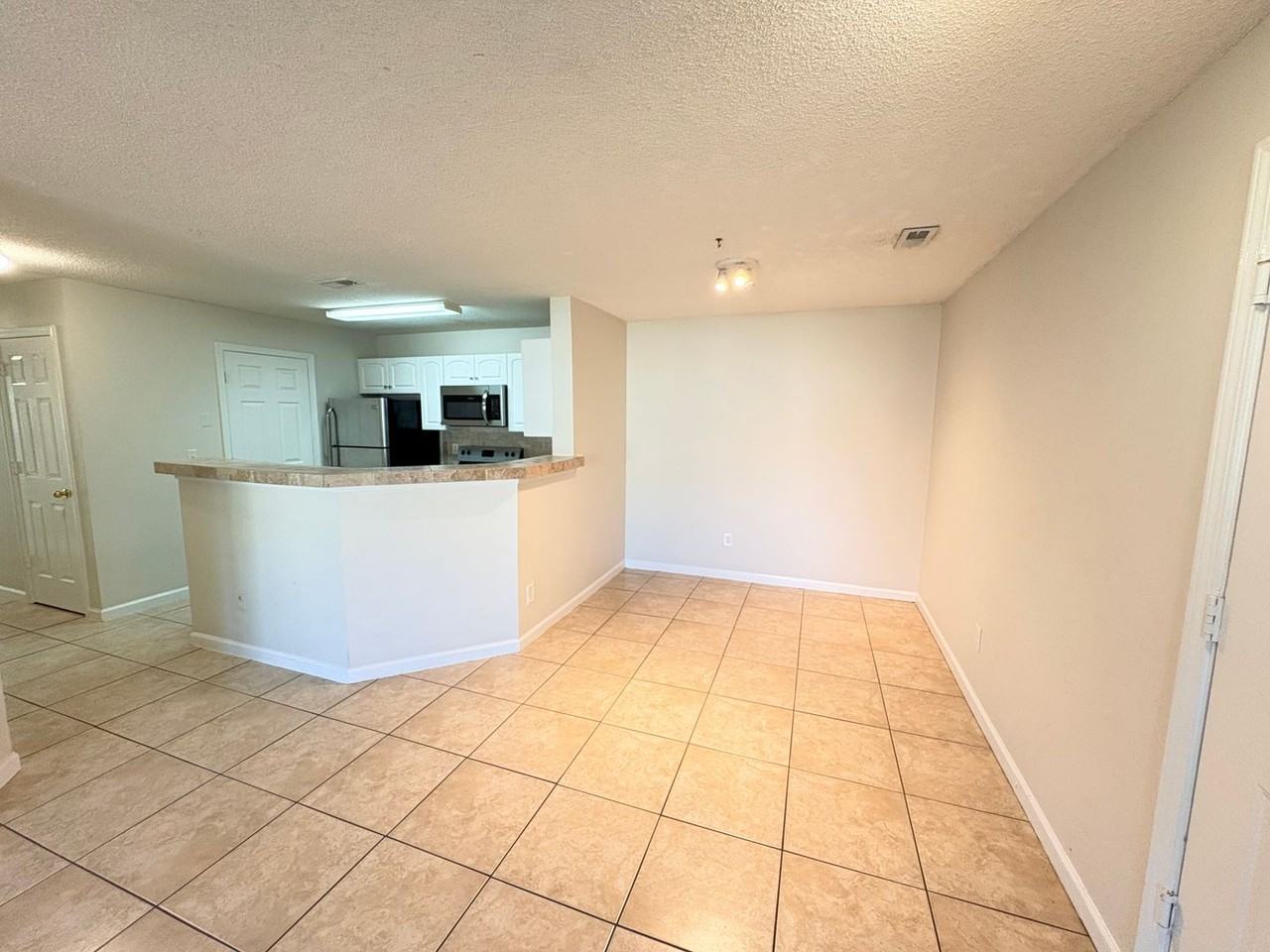 100 Kensington Blvd - Photo 5 of 20