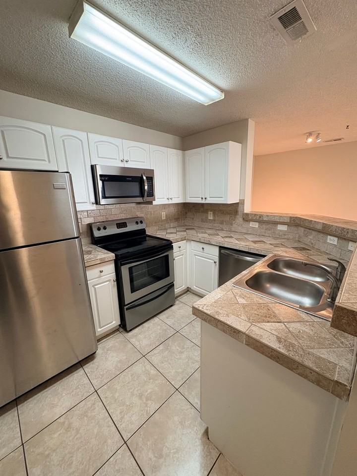 100 Kensington Blvd - Photo 6 of 20