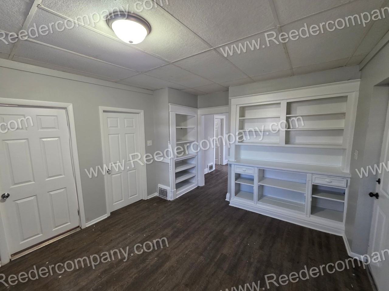 4830 Magoun Ave - Photo 4 of 17