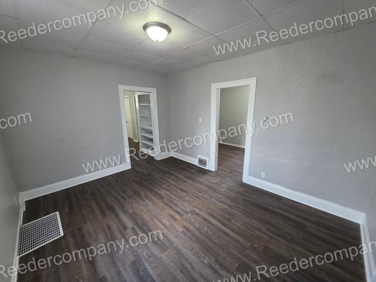 4830 Magoun Ave - Photo 5 of 17