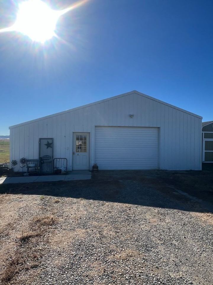 2621 Labrador Rd - Photo 2 of 15