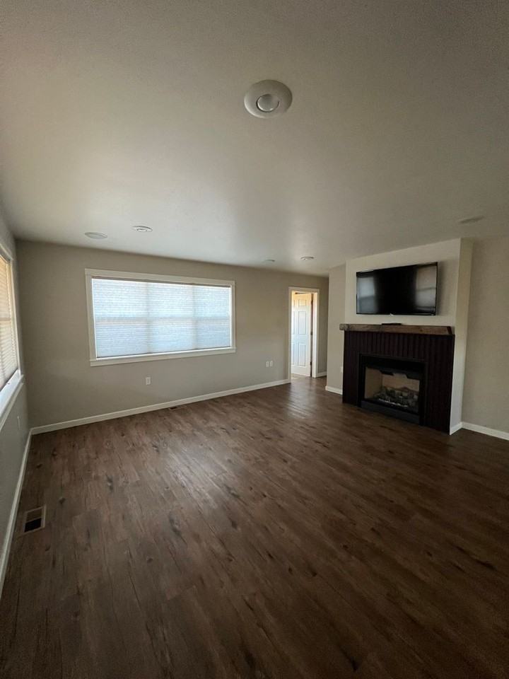 2621 Labrador Rd - Photo 5 of 15