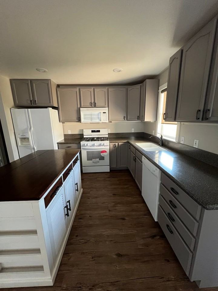 2621 Labrador Rd - Photo 7 of 15