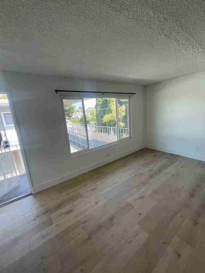 18216 Kingsdale Ave - Photo 5 of 11