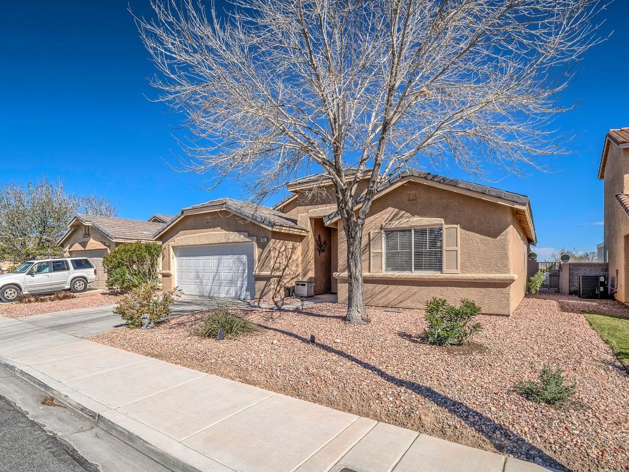 6832 Rosinwood St - Photo 3 of 30