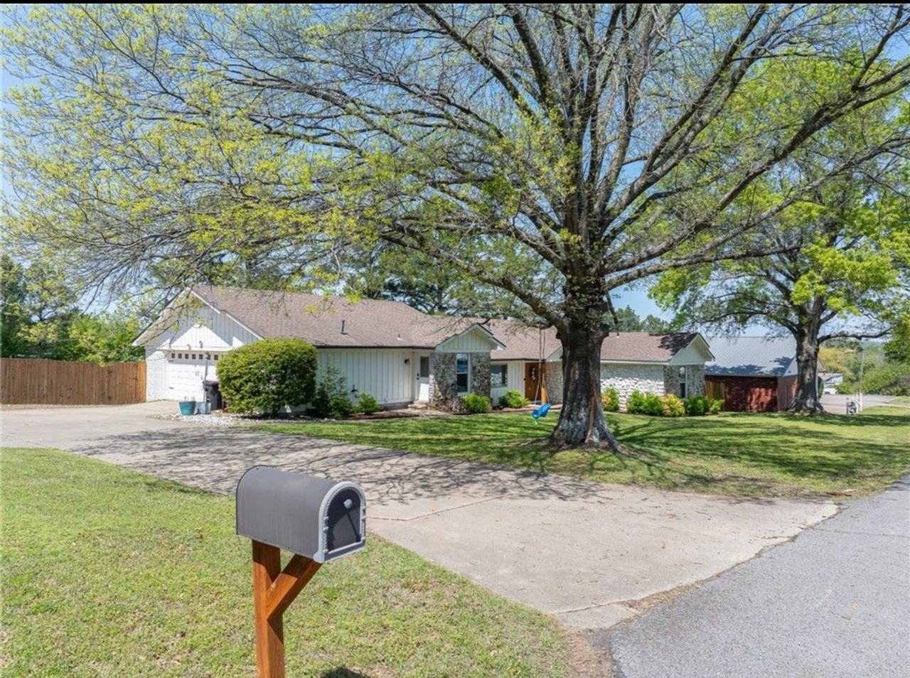 5708 Kenland Rd - Photo 2 of 5