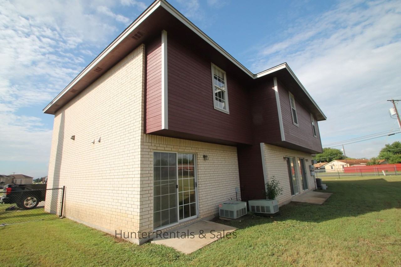 1710 Spring Rose Cir Apt D - Photo 7 of 15