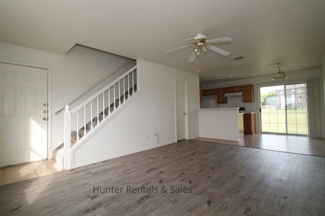 1710 Spring Rose Cir Apt D - Photo 7 of 15