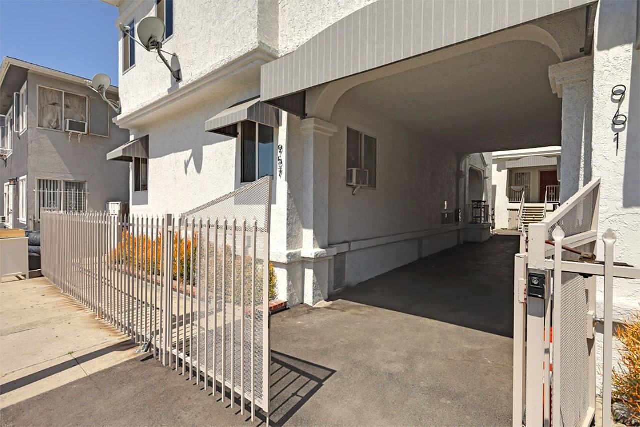 957-961 North Vendome Street - Photo 2 of 13