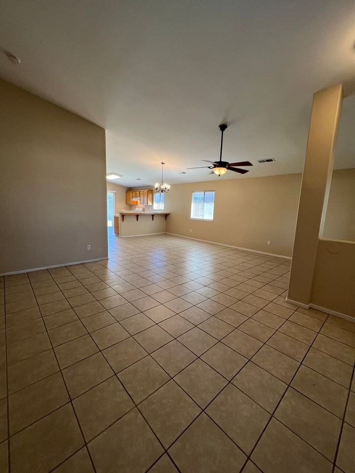 2902 Tar Springs Ave - Photo 4 of 31