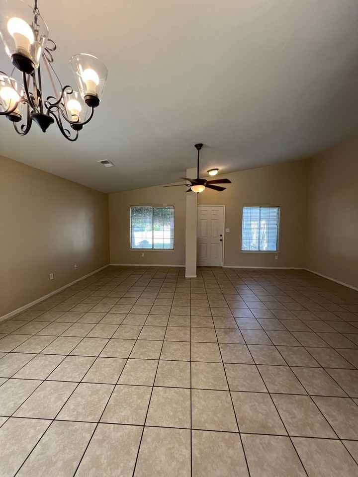 2902 Tar Springs Ave - Photo 6 of 31