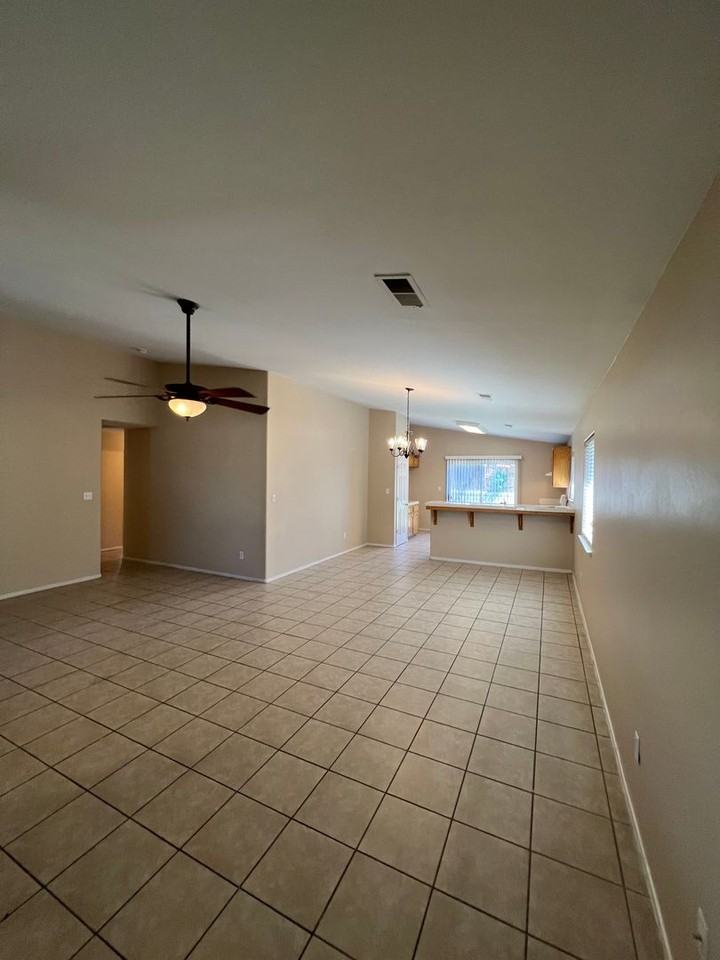 2902 Tar Springs Ave - Photo 7 of 31