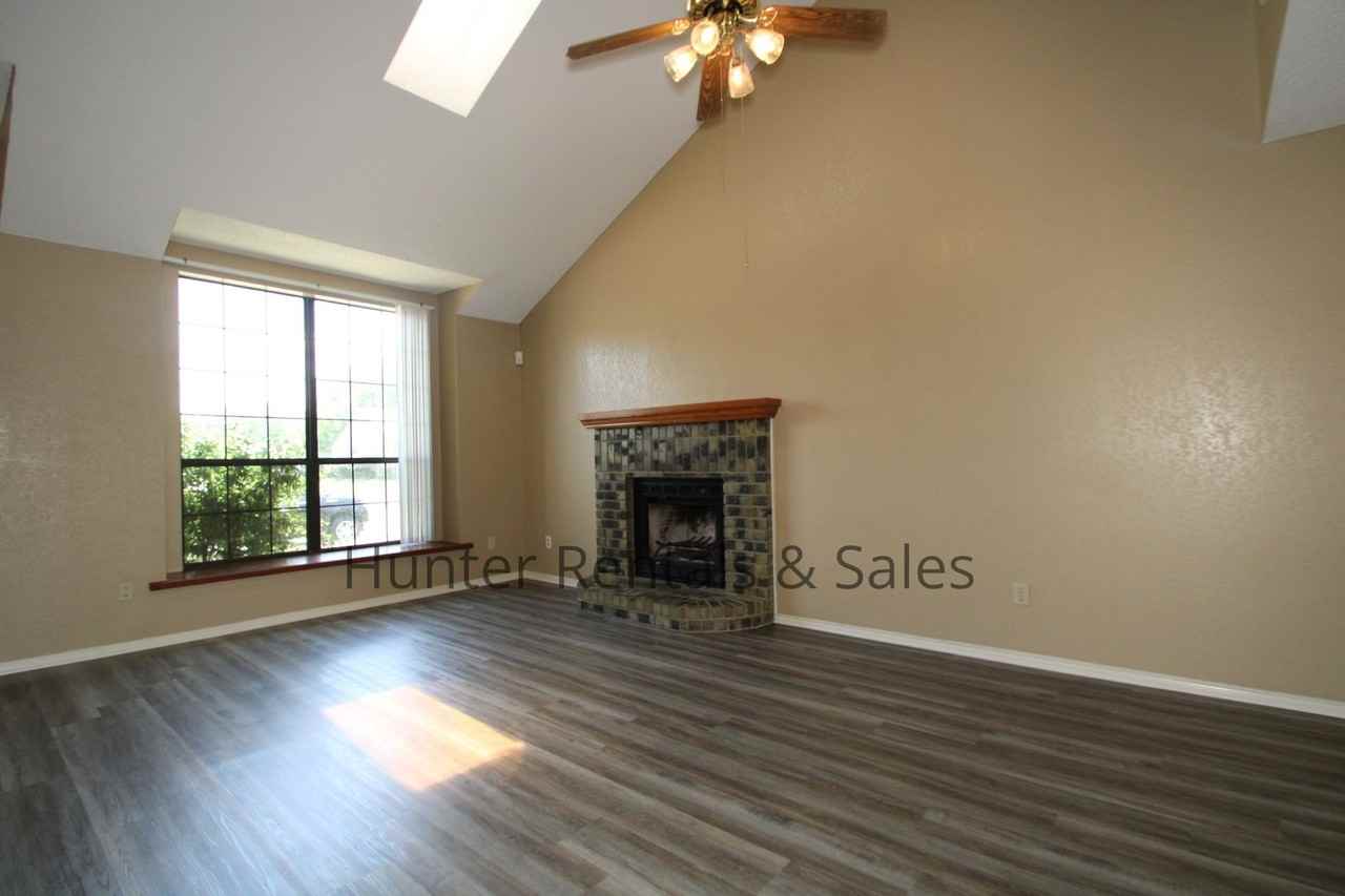 413 E Hogan Dr - Photo 5 of 28