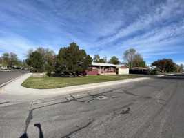 featured image of 1004 N Broadway Ave