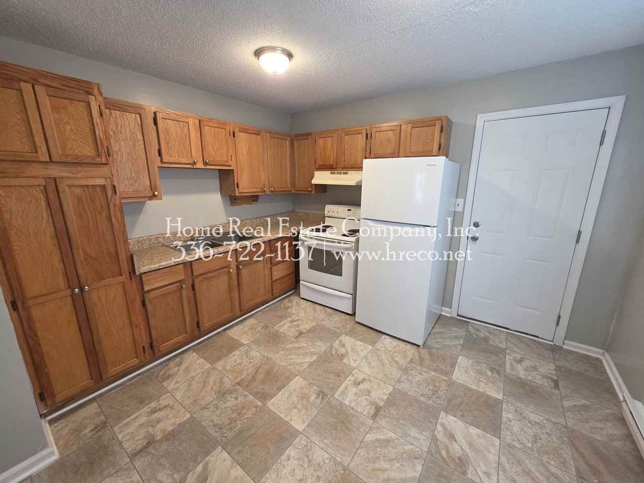 4263 Mineral Ave #B - Photo 3 of 8